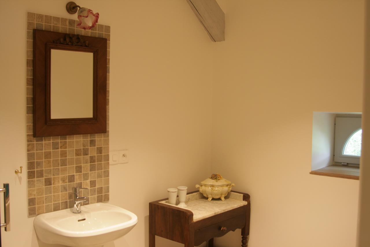 Domaine Des Douves Bed & Breakfast Ancy-le-Franc ภายนอก รูปภาพ