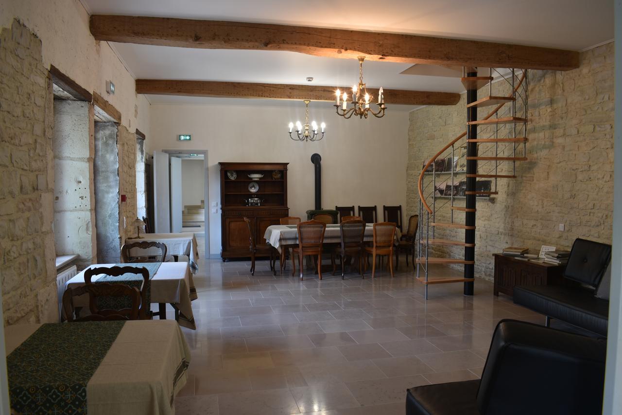 Domaine Des Douves Bed & Breakfast Ancy-le-Franc ภายนอก รูปภาพ